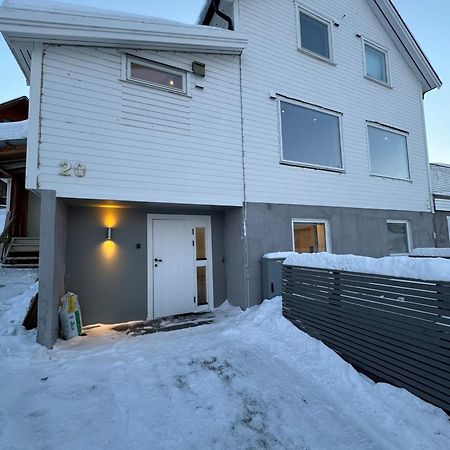 Sentralt Plassert Leilighet Ved Sherpatrappen Tromsø Extérieur photo