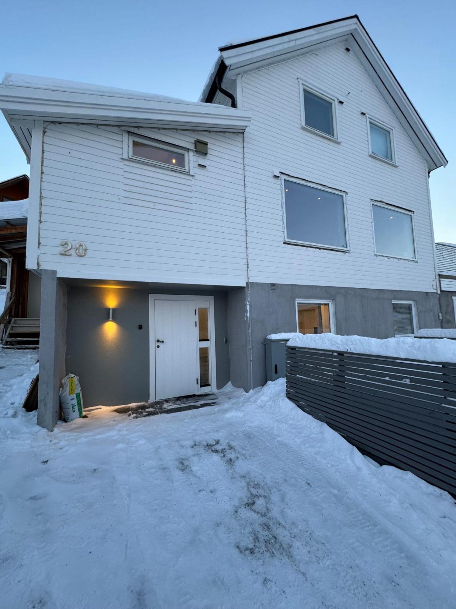Sentralt Plassert Leilighet Ved Sherpatrappen Tromsø Extérieur photo
